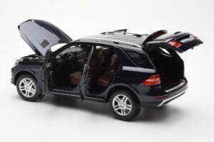 Mercedes M-Class W166 Tansanite Blå Metallic Minichamps 1:18 B66960065 Metall — bild 5 av 8