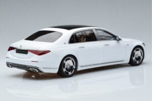 Mercedes Maybach S600 W222 V12 Biturbo Diamond Vit Almost Real 1:18 820116 Metall — bild 3 av 11