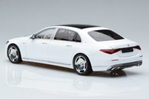 Mercedes Maybach S600 W222 V12 Biturbo Diamond Vit Almost Real 1:18 820116 Metall — bild 7 av 11
