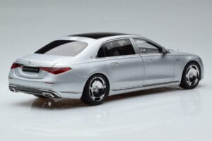 Mercedes Maybach S600 W222 V12 Biturbo Hightech Silver Almost Real 1:18 820118 Metall — bild 3 av 12