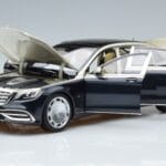 Mercedes Maybach S650 X222 Silverblå Norev 1:18 B66960615 Metall - image 2 of 7