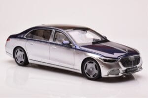 Mercedes Maybach S680 W223 Nautical Blå Cirrus Silver Almost Real 1:18 820125 Metall — bild 6 av 8