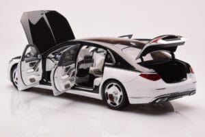 Mercedes Maybach S680 W223 Obsidian Svart Diamond Vit Almost Real 1:18 820121 Metall — bild 4 av 7