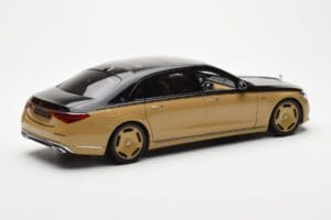 Mercedes Maybach S680 W223 Obsidian Svart Sand Almost Real 1:18 820124 Metall — bild 3 av 7