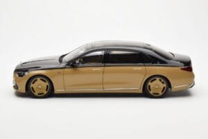 Mercedes Maybach S680 W223 Obsidian Svart Sand Almost Real 1:18 820124 Metall — bild 4 av 7