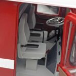 Mercedes O317 Porsche Transporter Röd CMR 1:18 - image 11 of 12