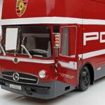 Mercedes O317 Porsche Transporter Röd CMR 1:18 - image 4 of 12
