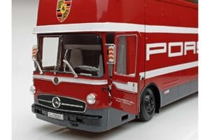 Mercedes O317 Porsche Transporter Röd CMR 1:18 CMR149 Metall — bild 4 av 12