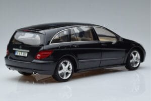 Mercedes R-Class W251 Obsidian Svart Minichamps 1:18 B66962325 Metall — bild 3 av 7