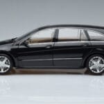 Mercedes R-Class W251 Obsidian Svart Minichamps 1:18 B66962325 Metall - image 4 of 7