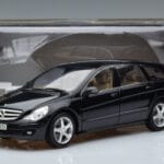 Mercedes R-Class W251 Obsidian Svart Minichamps 1:18 B66962325 Metall - image 7 of 7