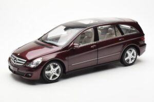 Mercedes R-Class W251 Röd Metallic Minichamps 1:18