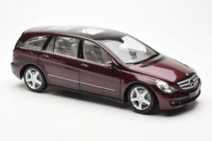 Mercedes R-Class W251 Röd Metallic Minichamps 1:18 150034602 Metall — bild 6 av 8