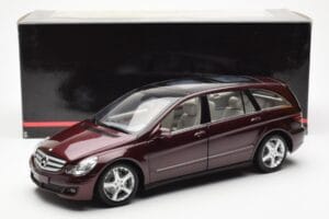 Mercedes R-Class W251 Röd Metallic Minichamps 1:18 150034602 Metall — bild 8 av 8