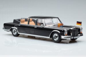 Mercedes 600 Pullman W100 Landaulet Queen Elizabeth II KK-Scale 1:18 KKDC181185 Metall — bild 4 av 6