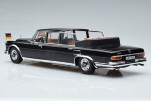 Mercedes 600 Pullman W100 Landaulet Queen Elizabeth II KK-Scale 1:18 KKDC181185 Metall — bild 5 av 6