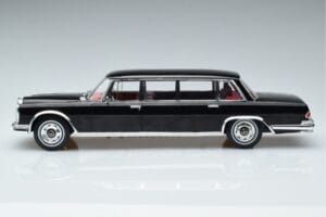 Mercedes 600 LWB Pullman W100 Svart MCG 1:18 MCG18187 Metall — bild 3 av 6