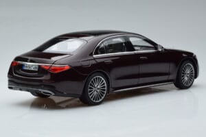 Mercedes S-Class W223 AMG Line Röd Norev 1:18 183804 Metall — bild 3 av 8