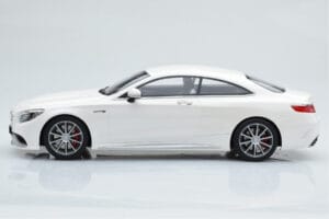 Mercedes AMG S63 C217 Coupe Vit GT Spirit 1:18 B66960372 Resin — bild 3 av 6