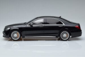 Mercedes AMG S65 W222 Svart GT Spirit 1:18 GT228 Resin — bild 3 av 6