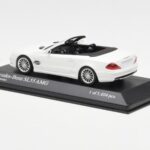 Mercedes SL 55 AMG R230 Vit Minichamps 1:43 - image 3 of 4