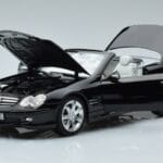 Mercedes SL500 R230 Svart Norev 1:18 183840 Metall - image 2 of 8