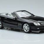 Mercedes SL500 R230 Svart Norev 1:18 183840 Metall - image 5 of 8