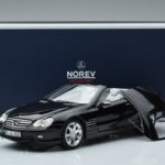Mercedes SL500 R230 Svart Norev 1:18 183840 Metall - image 8 of 8