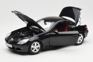 Mercedes SLK R171 Obsidian Svart Metallic Minichamps 1:18 B66962319 Metall — bild 3 av 9