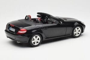 Mercedes SLK R171 Obsidian Svart Metallic Minichamps 1:18 B66962319 Metall — bild 4 av 9