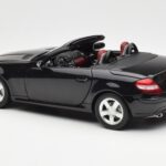 Mercedes SLK R171 Obsidian Svart Metallic Minichamps 1:18 B66962319 - image 8 of 9