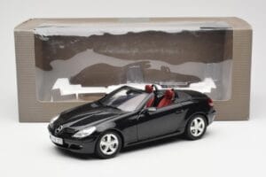 Mercedes SLK R171 Obsidian Svart Metallic Minichamps 1:18 B66962319 Metall — bild 9 av 9