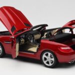 Mercedes SLK R172 Designo Zircon Röd Minichamps 1:18 B66960513 - image 5 of 8