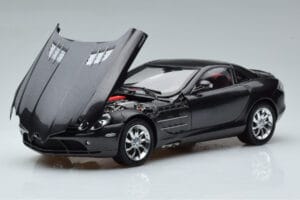Mercedes SLR McLaren Svart CMC 1:18 M-045F Metall — bild 2 av 10