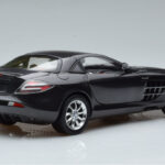 Mercedes SLR McLaren Svart CMC 1:18 - image 3 of 10