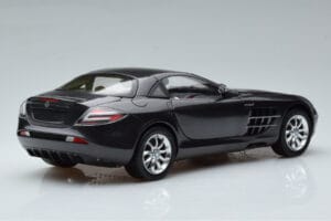 Mercedes SLR McLaren Svart CMC 1:18 M-045F Metall — bild 3 av 10