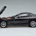 Mercedes SLR McLaren Svart CMC 1:18 - image 4 of 10