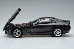 Mercedes SLR McLaren Svart CMC 1:18 M-045F Metall — bild 4 av 10