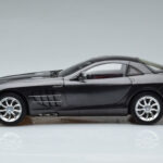 Mercedes SLR McLaren Svart CMC 1:18 - image 5 of 10