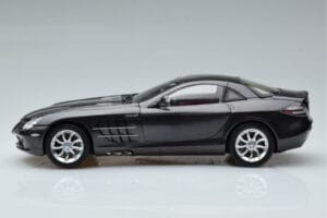 Mercedes SLR McLaren Svart CMC 1:18 M-045F Metall — bild 5 av 10