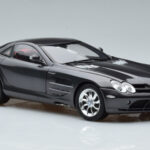 Mercedes SLR McLaren Svart CMC 1:18 - image 6 of 10
