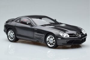 Mercedes SLR McLaren Svart CMC 1:18 M-045F Metall — bild 6 av 10