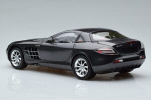 Mercedes SLR McLaren Svart CMC 1:18 M-045F Metall — bild 7 av 10