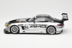 Mercedes SLS AMG GT3 #96 M. Hakkinen AMG Customer Sports 6 Hours of Zhuhai ILMC 2011 Minichamps 1:18 B66960197 Metall — bild 3 av 6