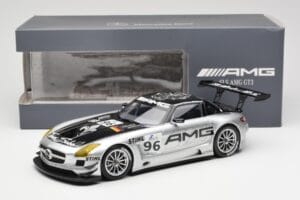 Mercedes SLS AMG GT3 #96 M. Hakkinen AMG Customer Sports 6 Hours of Zhuhai ILMC 2011 Minichamps 1:18 B66960197 Metall — bild 6 av 6