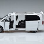 Mercedes V-Class W447 V260L Vit Mercedes 1:18 QALCN89911149 Metall - image 5 of 8