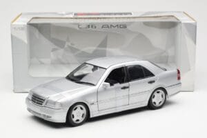 Mercedes C36 AMG W202 Silver UT Models 1:18 180035000 Metall — bild 6 av 6