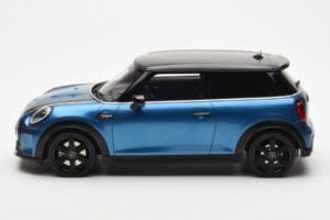 Mini Cooper S F56 Island Blå Otto 1:18 OT982 Resin — bild 3 av 6