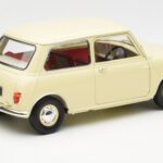 Morris Mini Minor Vit Kyosho 1:18 08964W - image 3 of 8