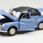 Morris Minor Cabriolet Blå Minichamps 1:18 - image 2 of 8
